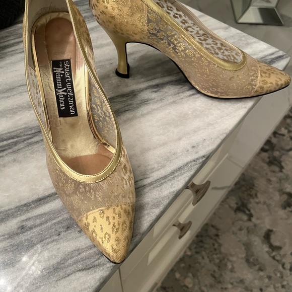 COPY - Omg the golden slippers Stuart Weitzman  opera ball room shoes size 8,5 … - Picture 8 of 17